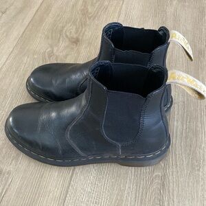 Dr Martens 2976 Black Chelsea Boot